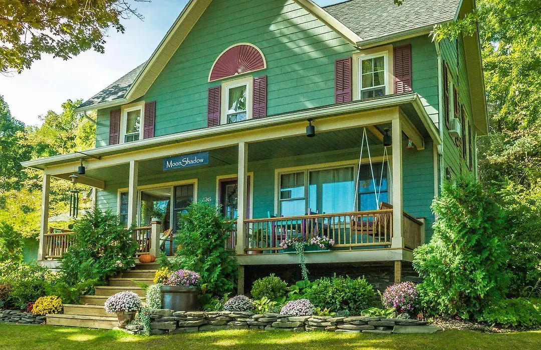 Moonshadow B&B-1
